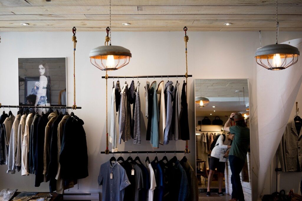 clothing store, shop, boutique-984396.jpg